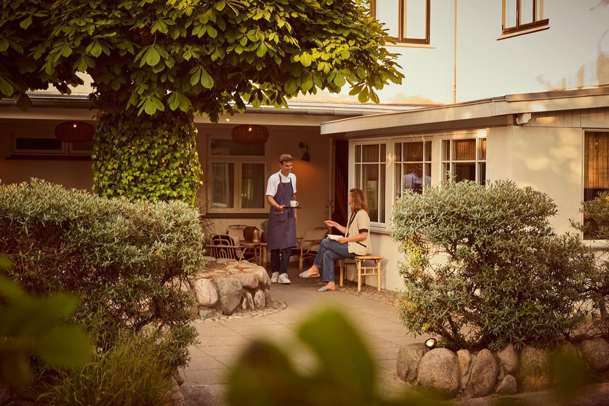 Tisvildeleje Strandhotel エクステリア 写真